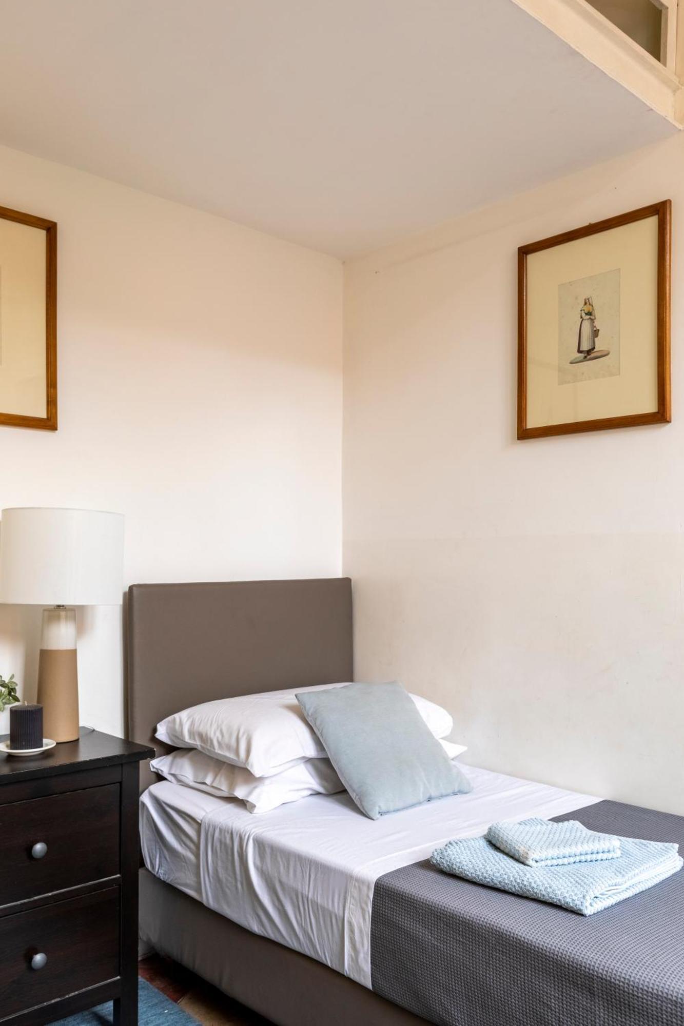 Colosseo Apartment- Heart Of Rione Monti Rome Buitenkant foto